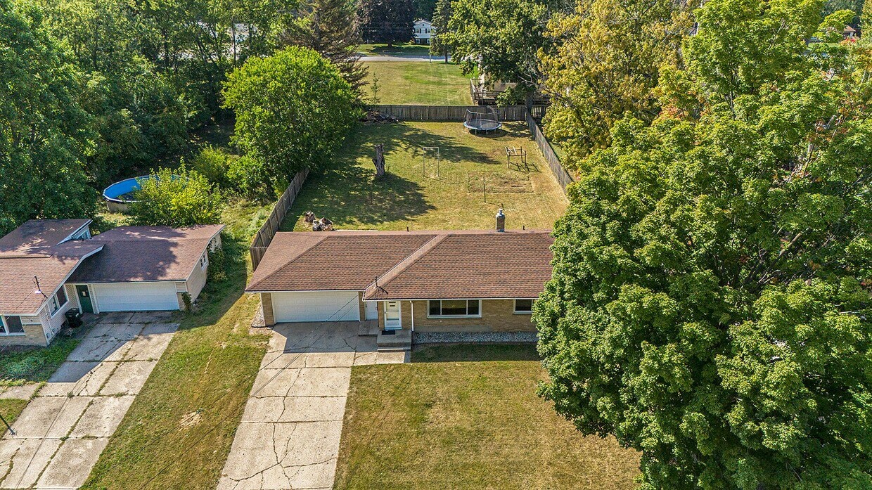 Primary Photo - 4457 Curwood Ave SE