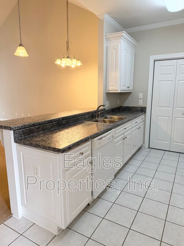 Foto del edificio - 102 Oxford Dr