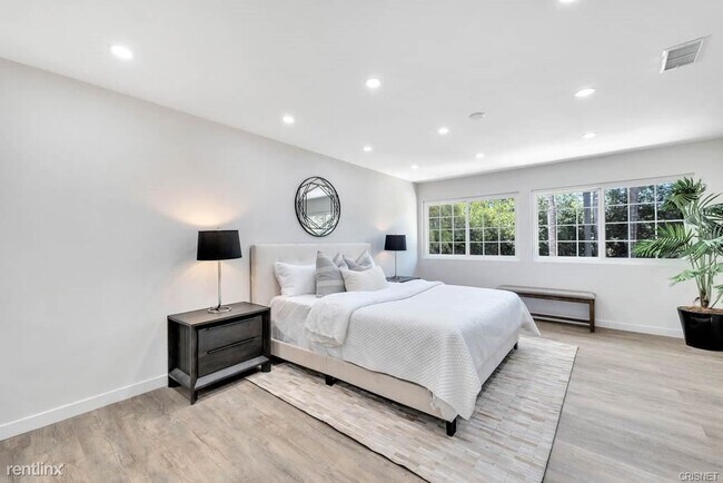Building Photo - 5 br, 3 bath House - 24469 Calvert St