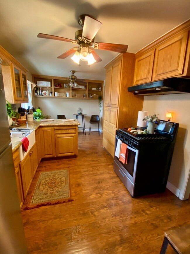 Foto del edificio - Merced Charm!