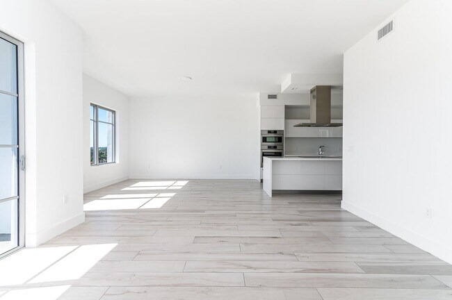 Dining Room - 155 E Boca Raton Rd