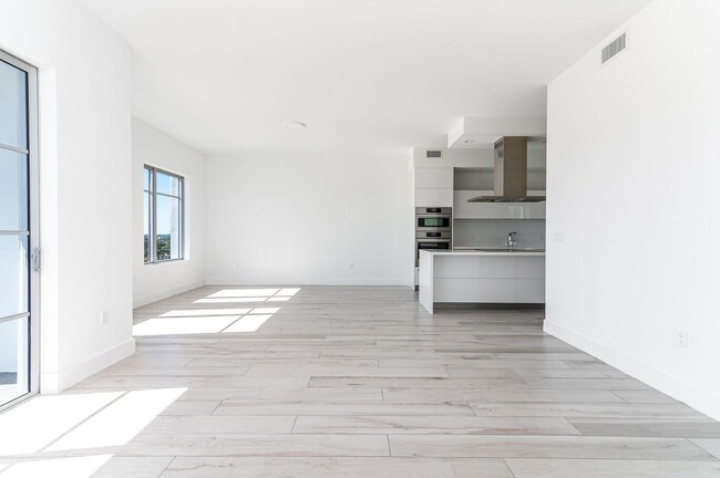 Dining Room - 155 E Boca Raton Rd