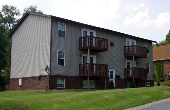 Building Photo - 1111 Arrowhead Dr