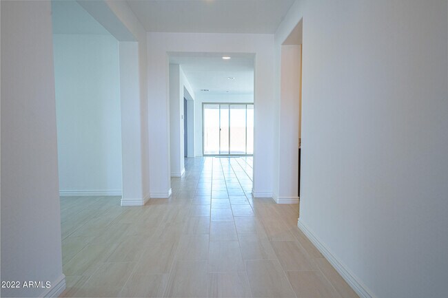 Building Photo - 14255 W Avenida del Sol
