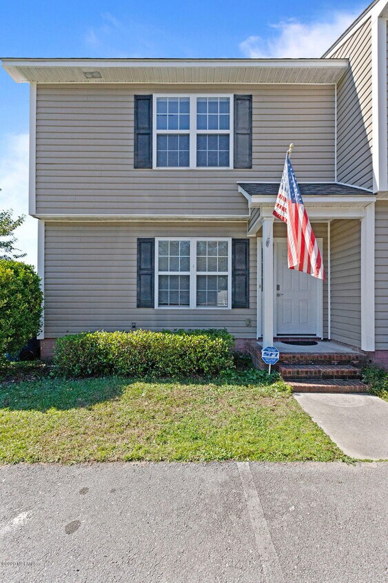 105 Tillet Ln, Sneads Ferry, NC 28460 Townhome Rentals in Sneads Ferry NC