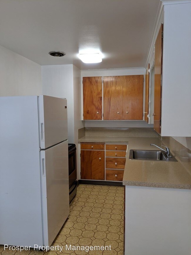 Building Photo - 604 N 43rd St