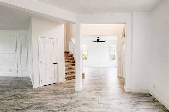 Building Photo - 1833 Oak Grove Chase Dr