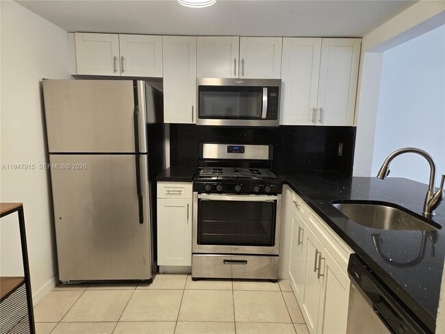 Foto del edificio - 17901 NW 68th Ave