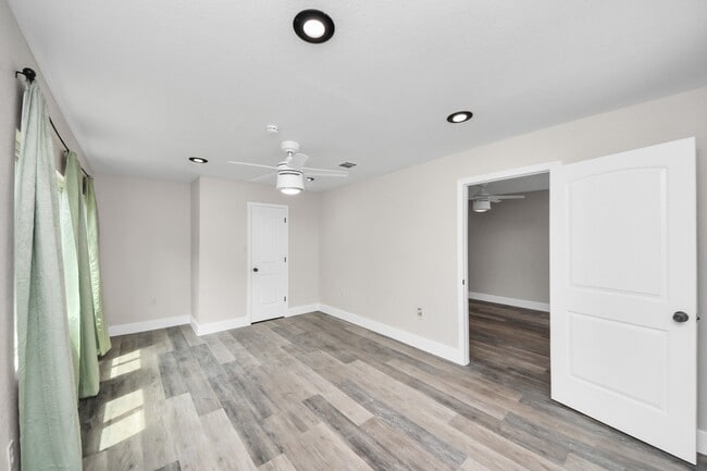 Building Photo - 5903 Belneath St