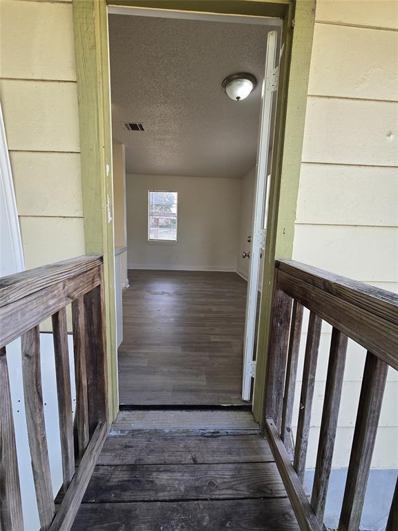 Building Photo - 6905 Bennett Ave