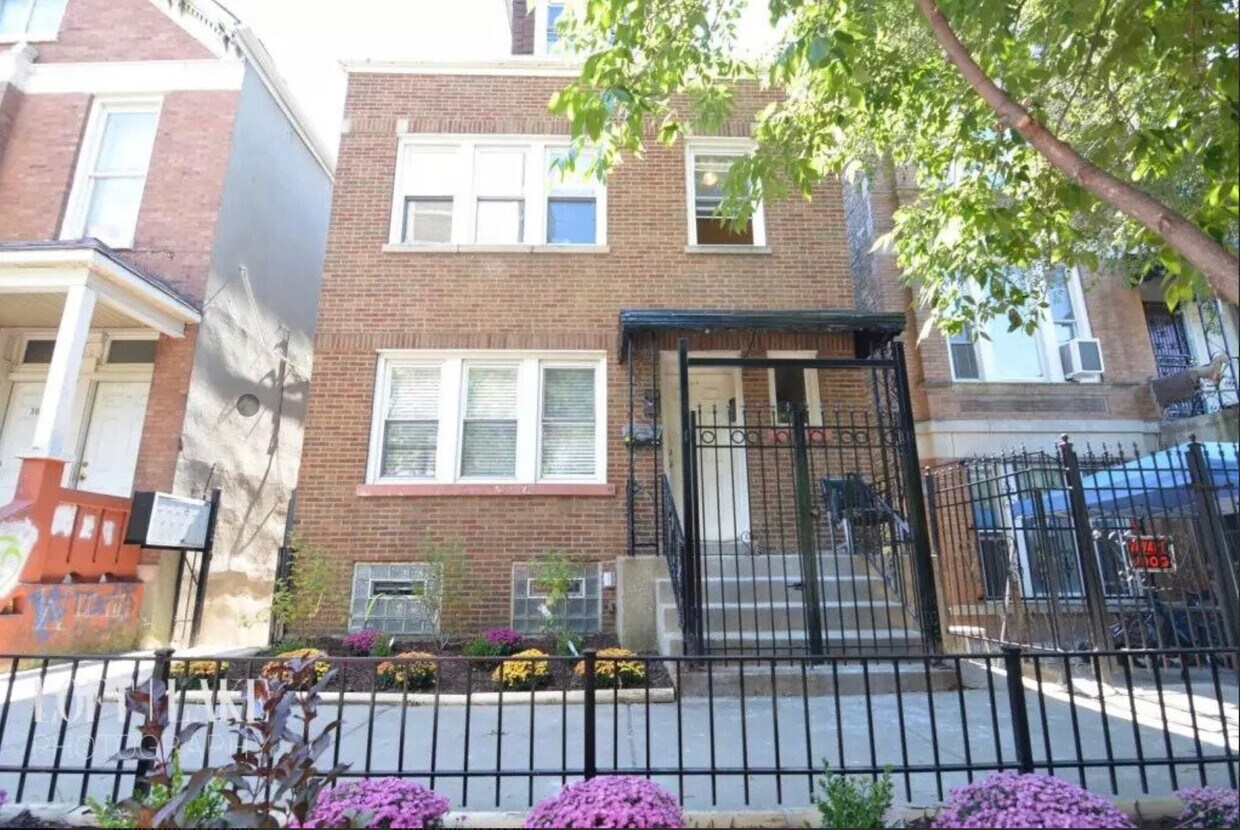 Primary Photo - 3029 W 21st Plz