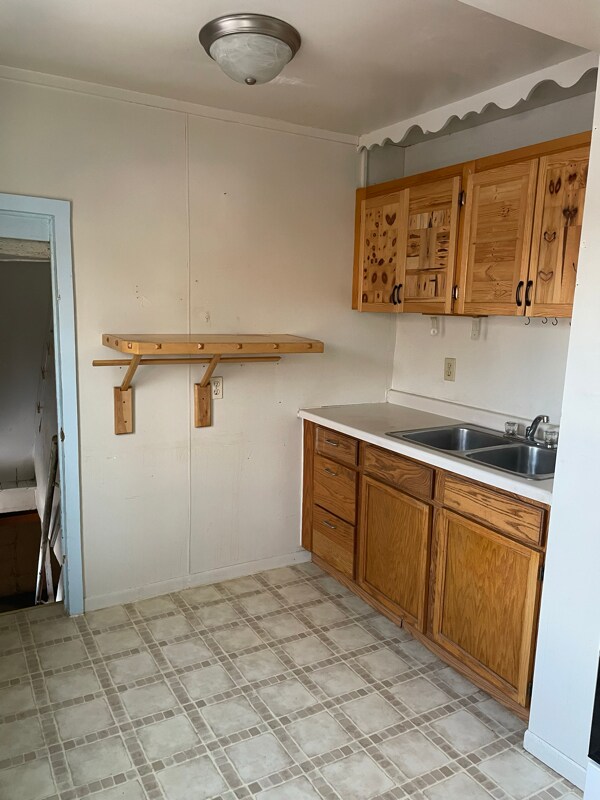 Foto del edificio - 526 1/2 E 7th St