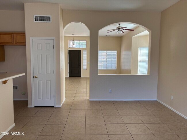 Foto del edificio - 628 E Ranch Rd