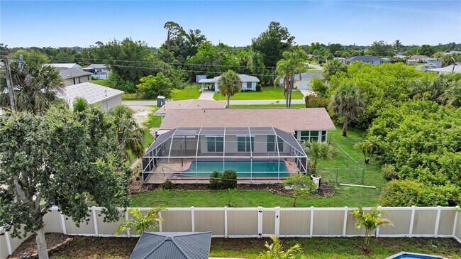 Foto del edificio - 3307 Pinetree St