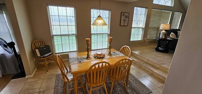 Building Photo - Beautiful 3 bedroom, 2 bath home for rent