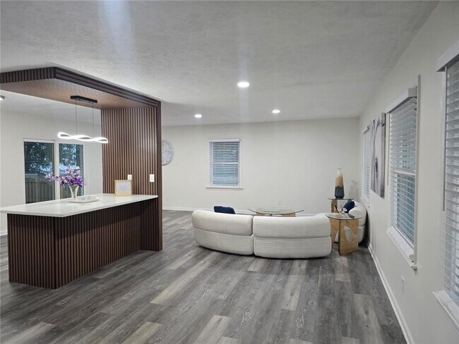 Foto del edificio - 4675 Lincoln Way SW