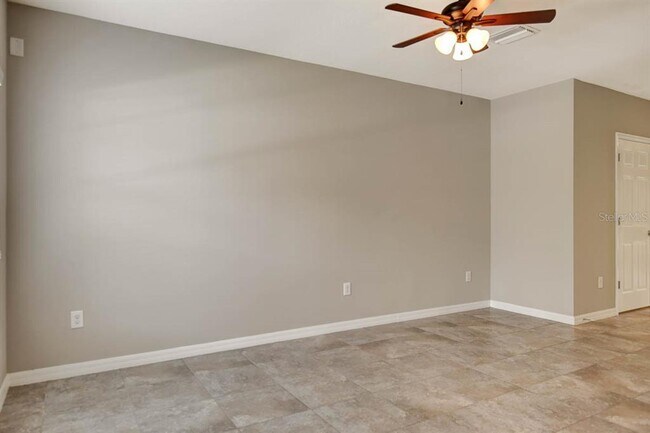 Building Photo - 15963 Fishhawk View Dr