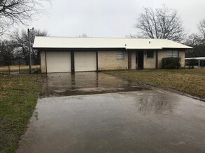 Building Photo - 2043 US-69