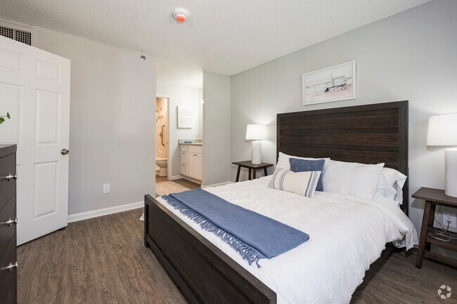 1BR, 1BA - 600SF - Bedroom - Kings Reserve Sanford LLC