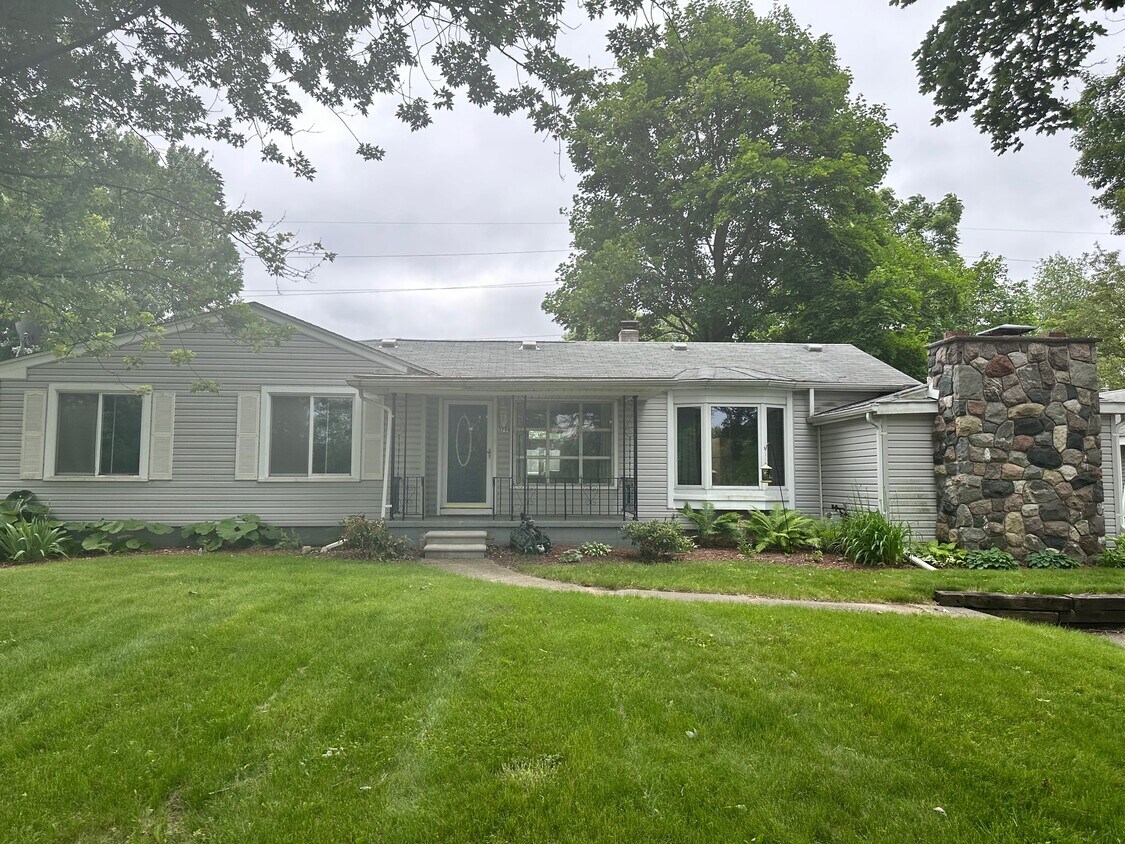 Primary Photo - 3798 Tienken Rd