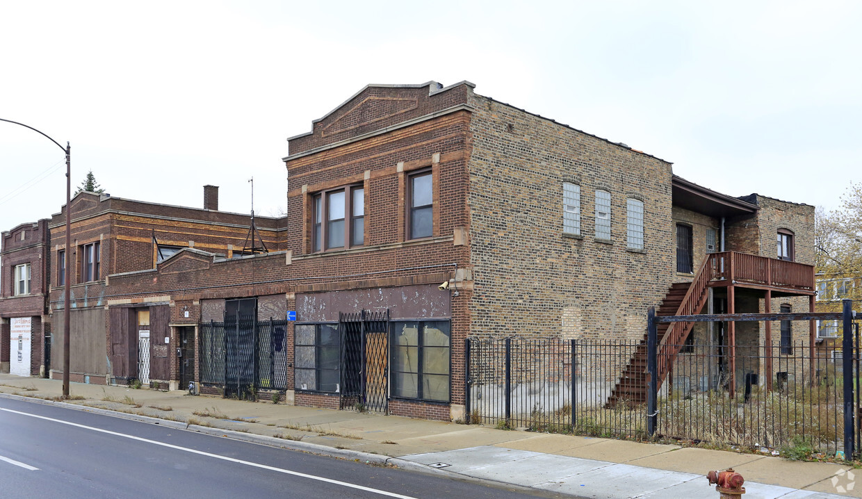 Foto principal - 6617-6623 S Ashland Ave