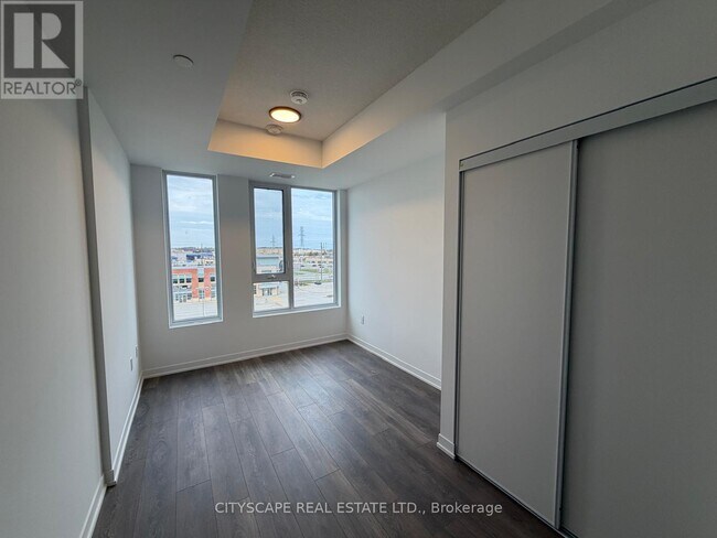 Photo du bâtiment - 4787 Powers Cmn