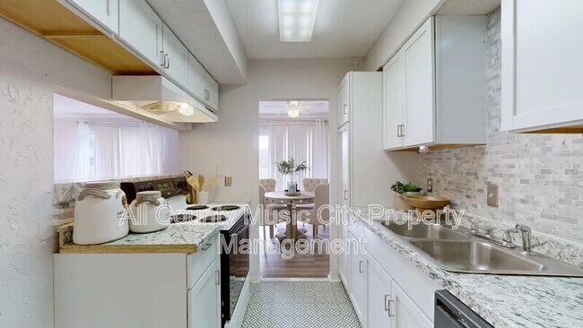 Foto del edificio - 810 Bellevue Rd