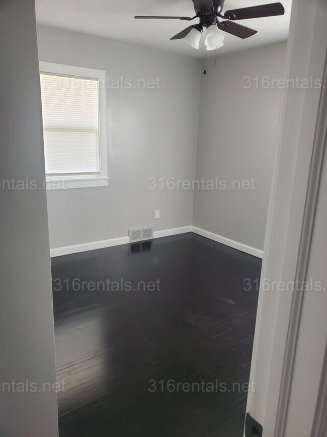 Foto del edificio - $1250 3 bedroom / 1 bathroom - Single Family Home