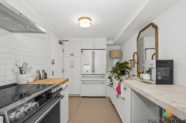 Foto del edificio - 2100 N Lincoln Park W