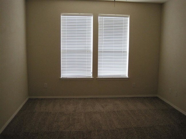 Building Photo - 4618 Red Lake Ln