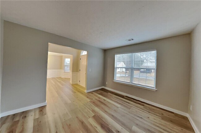 Foto del edificio - 1719 Silverchase Dr SW