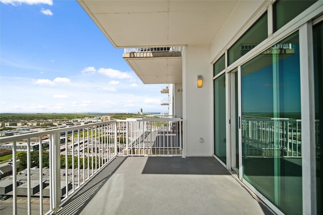 Building Photo - 500 Seawall Blvd