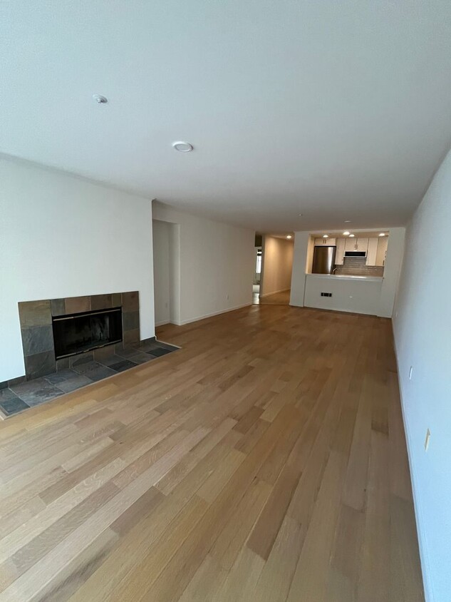 Primary Photo - Wonderful 2BD/2BA with parking and storage...