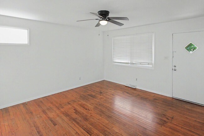 Foto del edificio - Updated 3-Bedroom Ranch with Modern Finishes & Timeless Charm