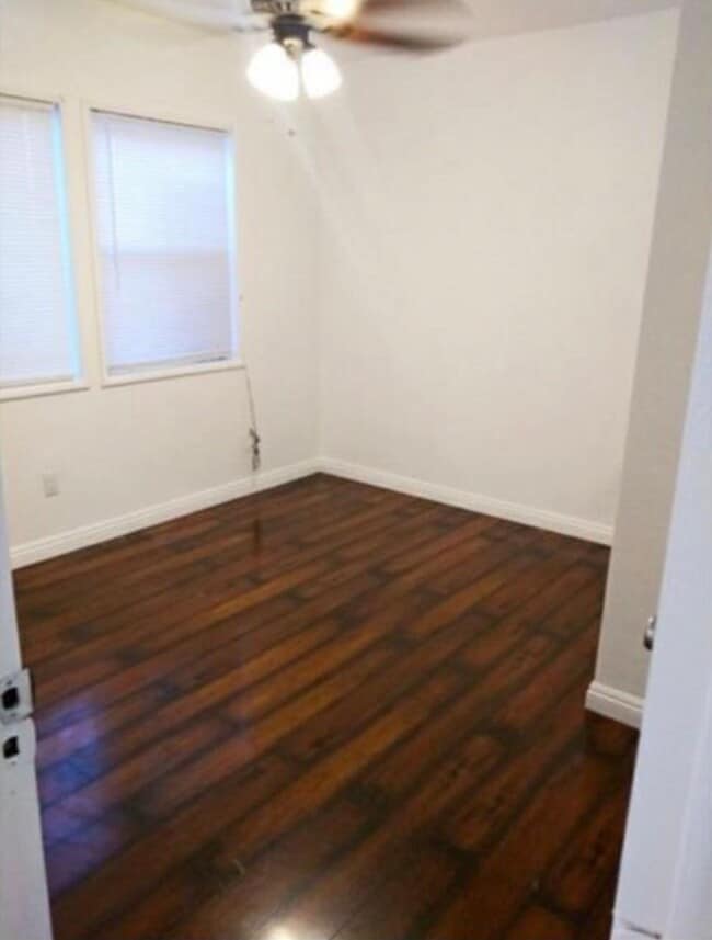 Building Photo - 444 E 91st St