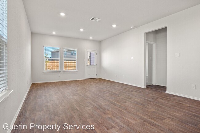 Foto del edificio - 4 br, 2.5 bath House - 15627 Garam Trail