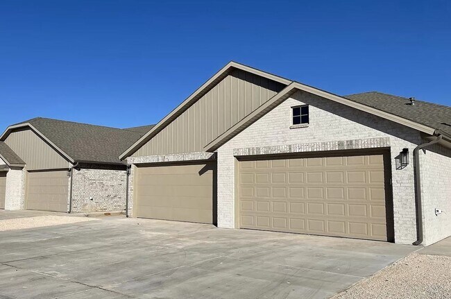 Foto del edificio - Recently Built 2/2/2 Townhome!
