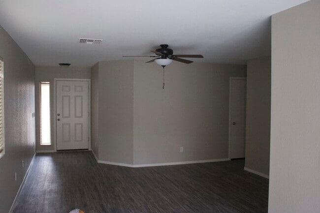 Building Photo - 865 E Monteleone St