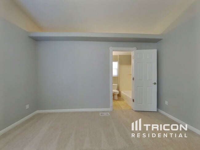 Building Photo - 485 E 1250 S