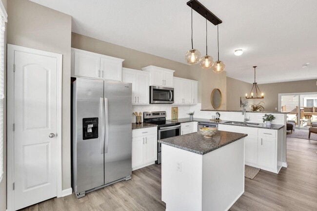 Building Photo - 483 Autumn Ridge Cir