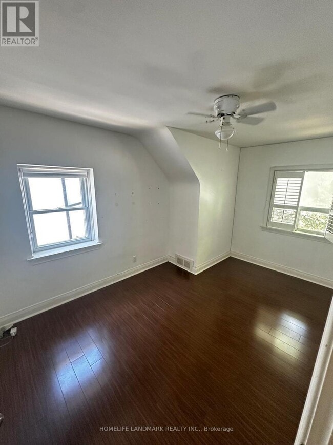 Building Photo - 27 Craigmore Crescent