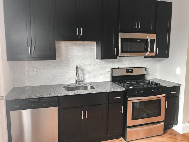 Foto del edificio - 4621 N Ashland Ave