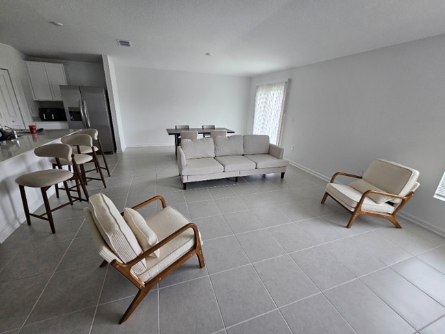 Building Photo - 2414 McKinley Dr