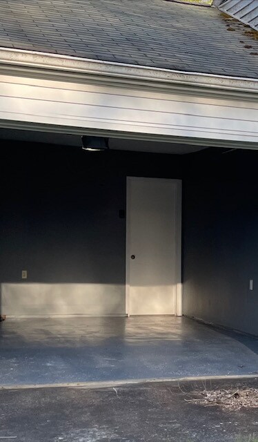 Building Photo - 244 Rosegarden Dr NE