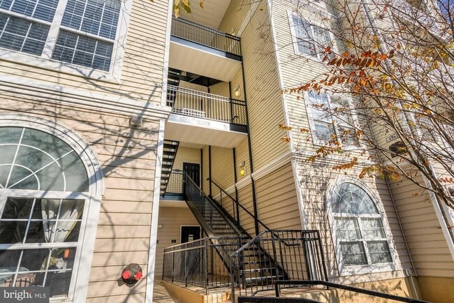 Foto del edificio - 4561 Strutfield Ln