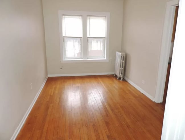 Building Photo - 1364 W Estes Ave