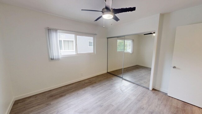 Interior Photo - 626 Kew