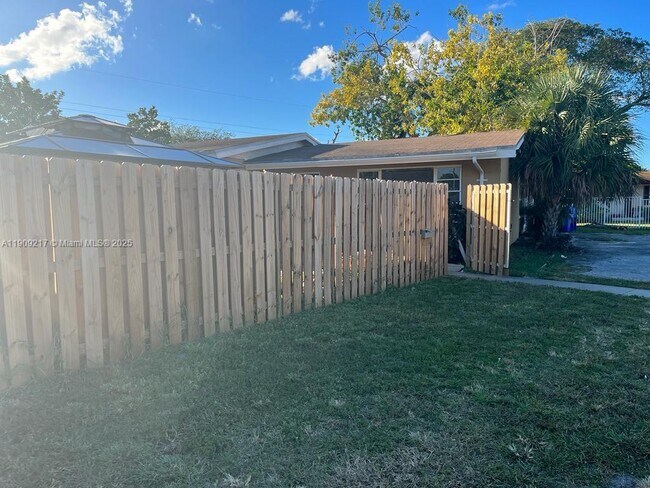 Foto del edificio - 1625 NW 9th Ave