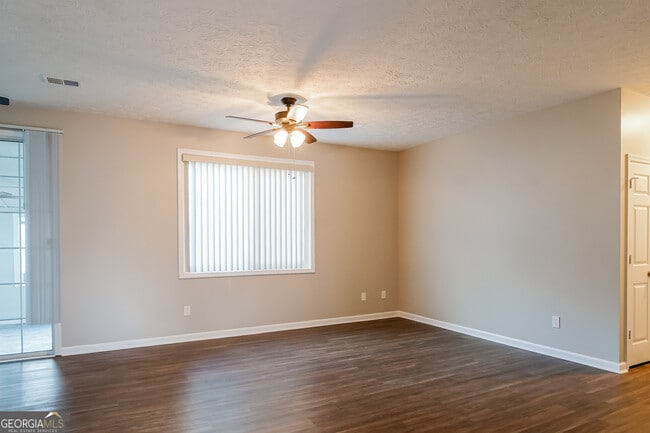 Foto del edificio - 191 Windcroft Cir NW
