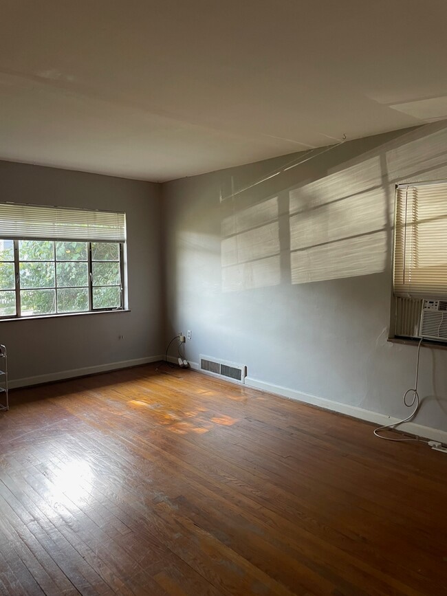 Foto del edificio - 814 Ellison Ave